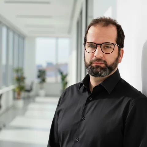 Portrait of Simone Nogara, founder of CRAnotify